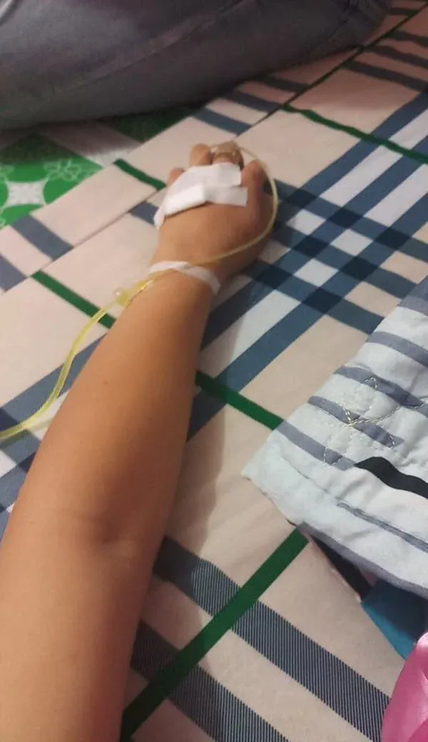 99+ ảnh truyền nước ở tay nữ đẹp nhất đầy cảm xúc · ảnh 2