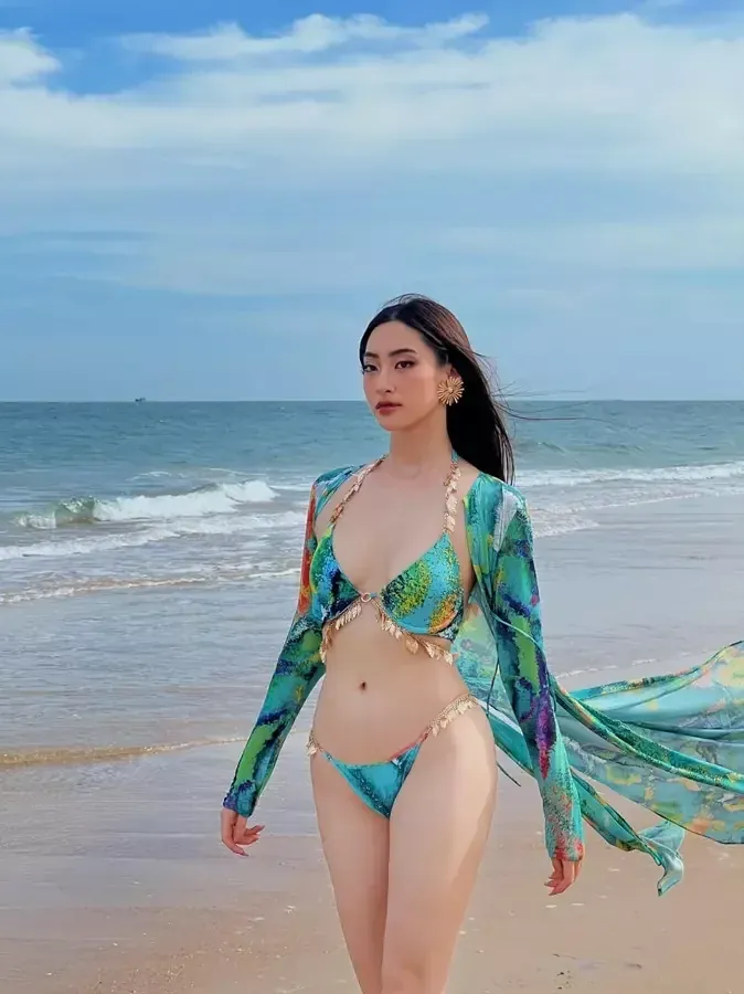 Bikini 2 Mảnh Tam Giác Quần Nhở Trend Mùa Hè 2024 Gây Sốt